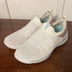 Skechers GOwalk Arch Fit - Fun Times women's slip-on sneakers size 9